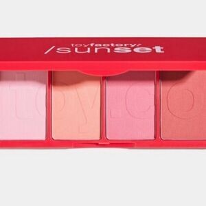ToyFactory Squalane Powder Four(4!) Blush Palatte w built in mirror “Sunset” NEW